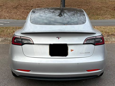 Used 2018 Tesla Model 3 Performance image 2