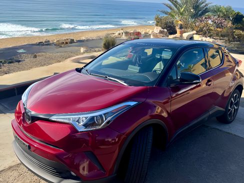 Used 2019 Toyota C-HR Limited image 1