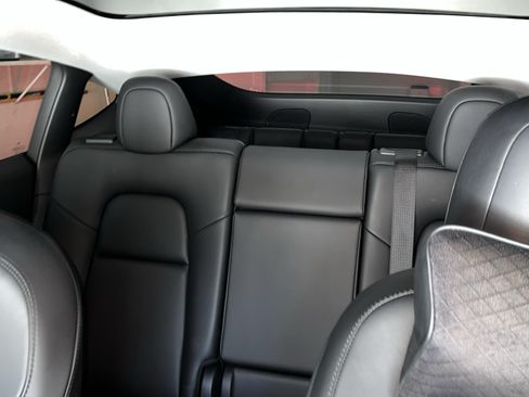 Used 2023 Tesla Model Y Long Range image 10