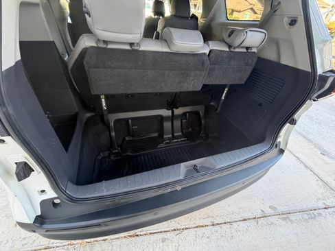 Used 2022 Toyota Sienna XLE AWD/4WD image 13