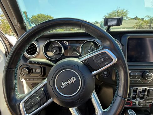 Used 2021 Jeep Wrangler Unlimited Rubicon 4xe w/ Cold Weather Group image 10