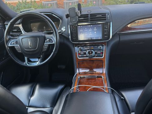 Used 2020 Lincoln Continental image 13