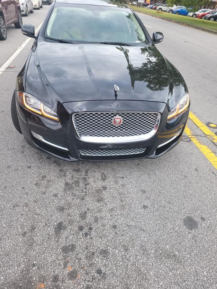 Used 2016 Jaguar XJ L Portfolio RWD image 2