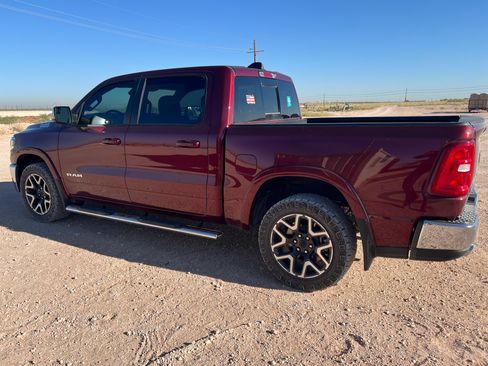 Used 2025 RAM 1500 Laramie AWD/4WD image 5