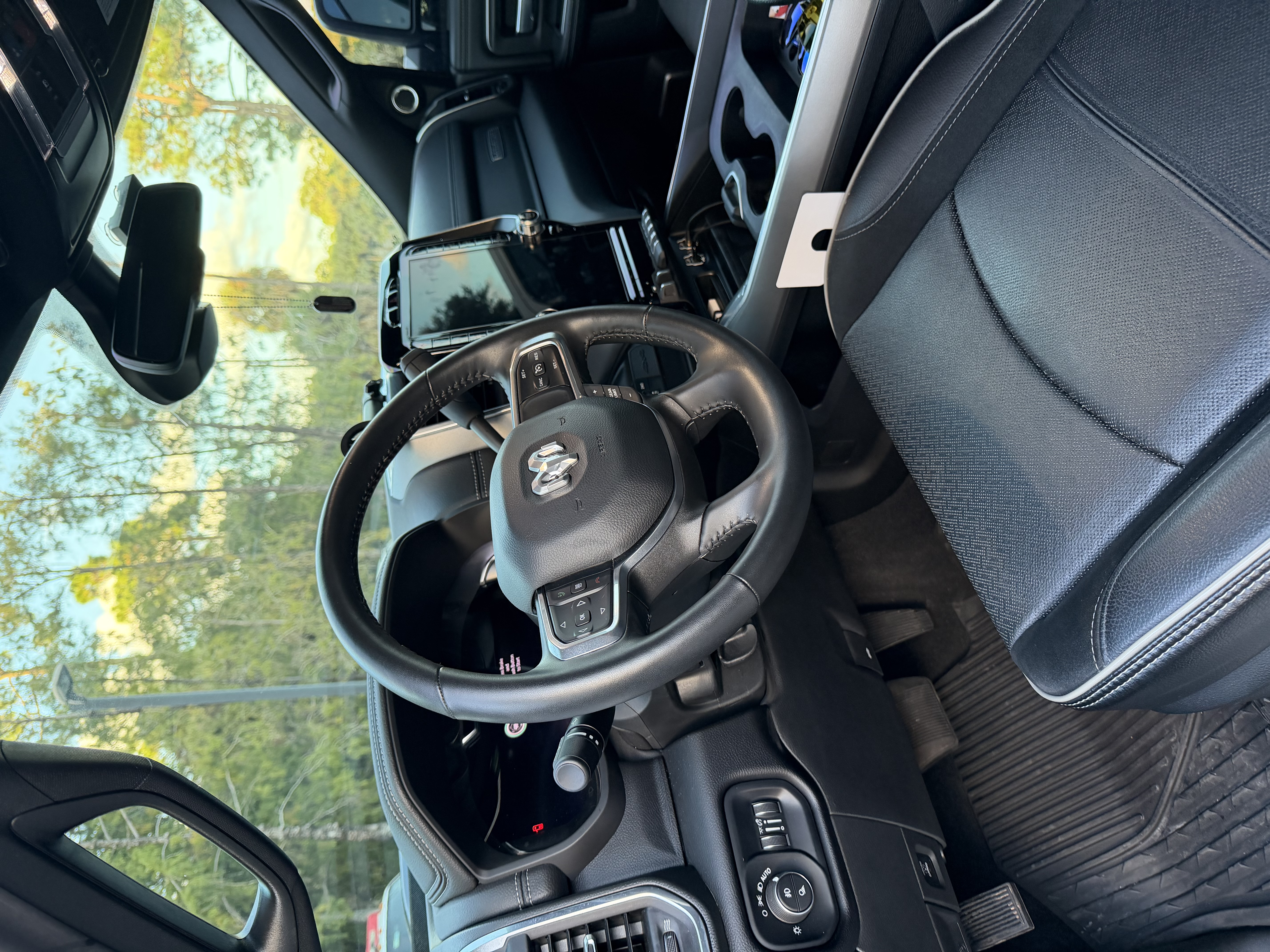 Used 2024 RAM 2500 Laramie w/ Night Edition AWD/4WD image 13