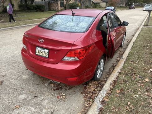 Used 2013 Hyundai Accent GLS w/ Premium Pkg image 5