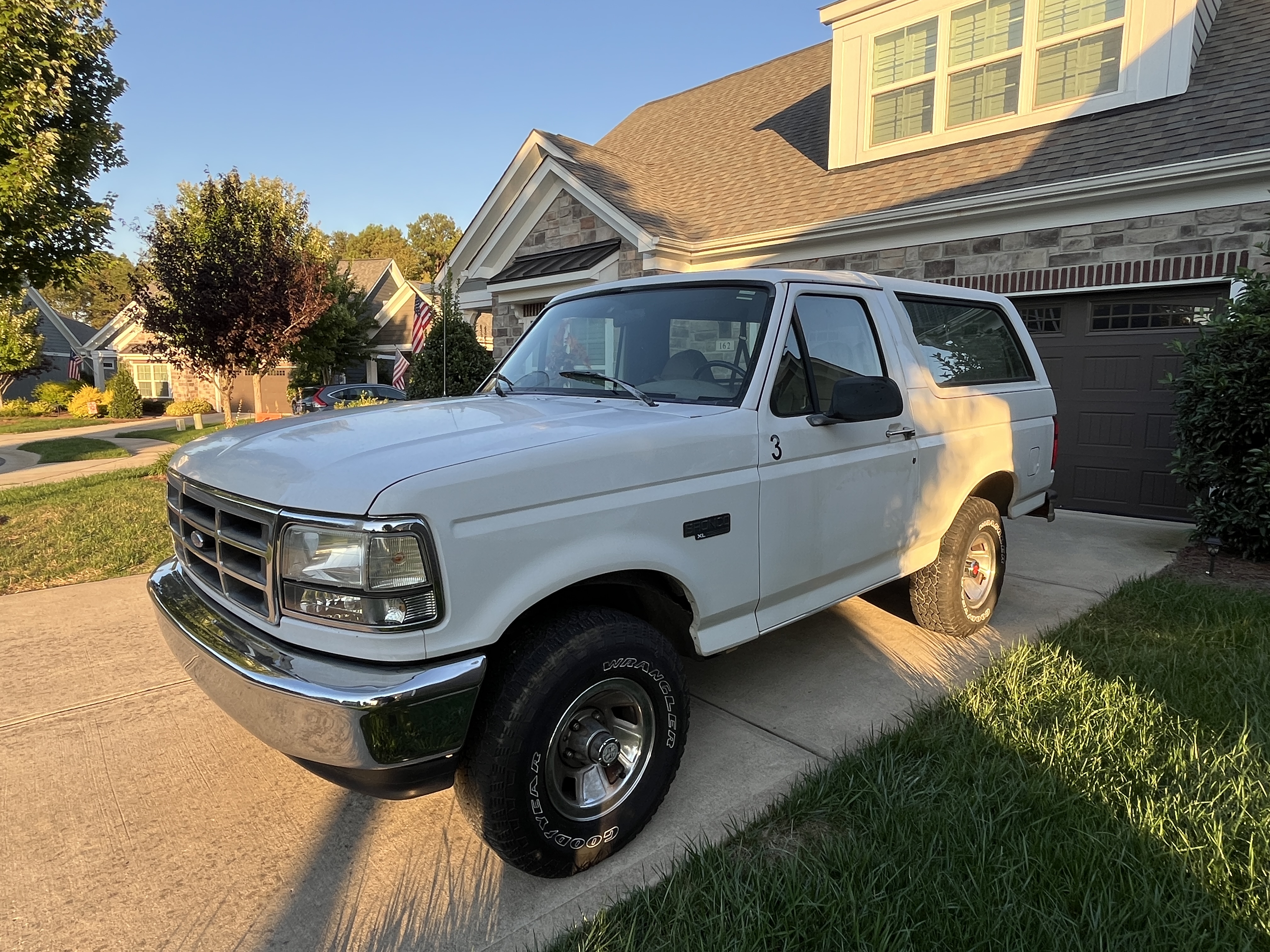 Used 1994 Ford Bronco AWD/4WD image 2