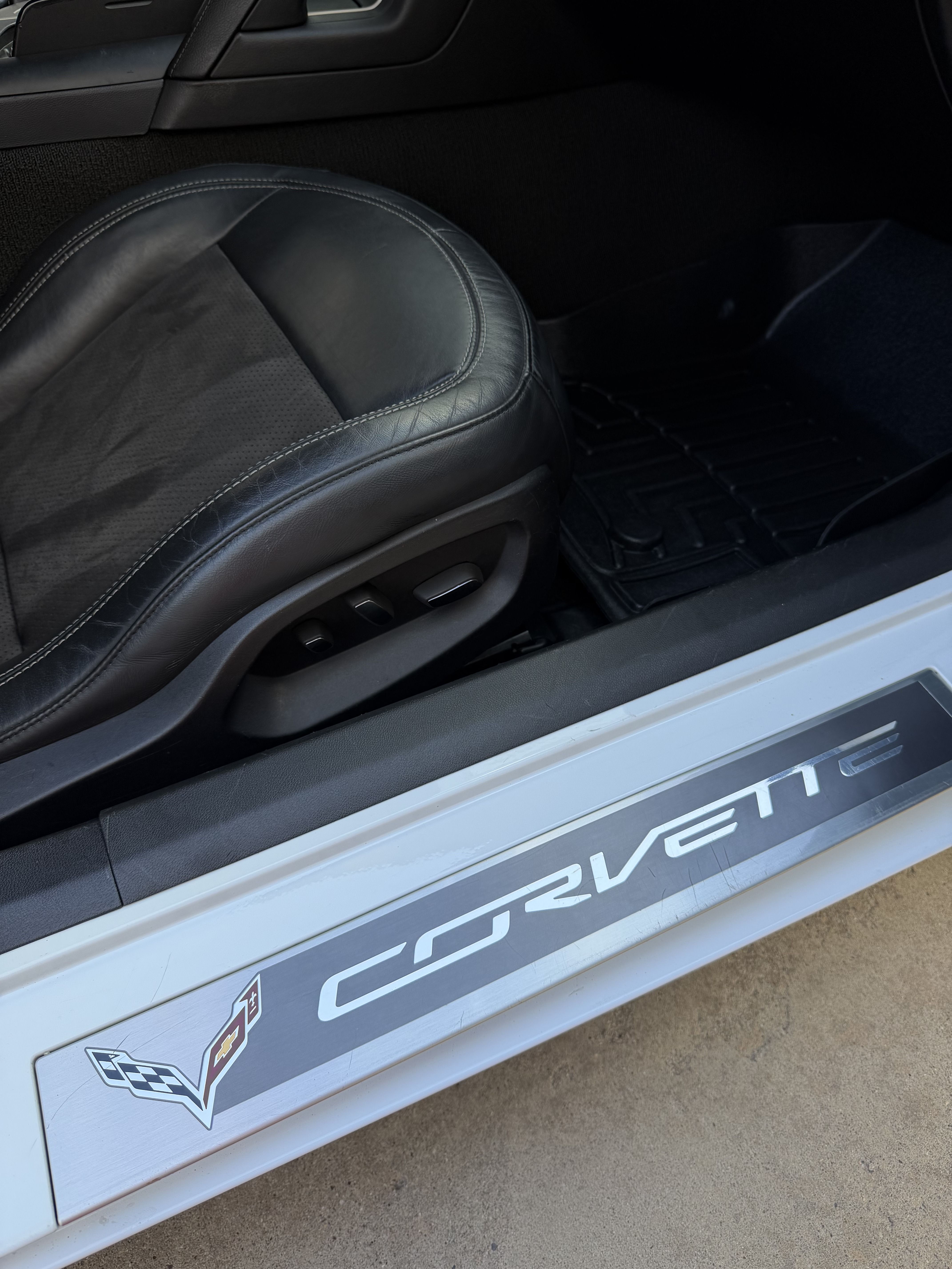 Used 2015 Chevrolet Corvette Stingray Coupe w/ 2LT Preferred Equipment Group RWD image 29