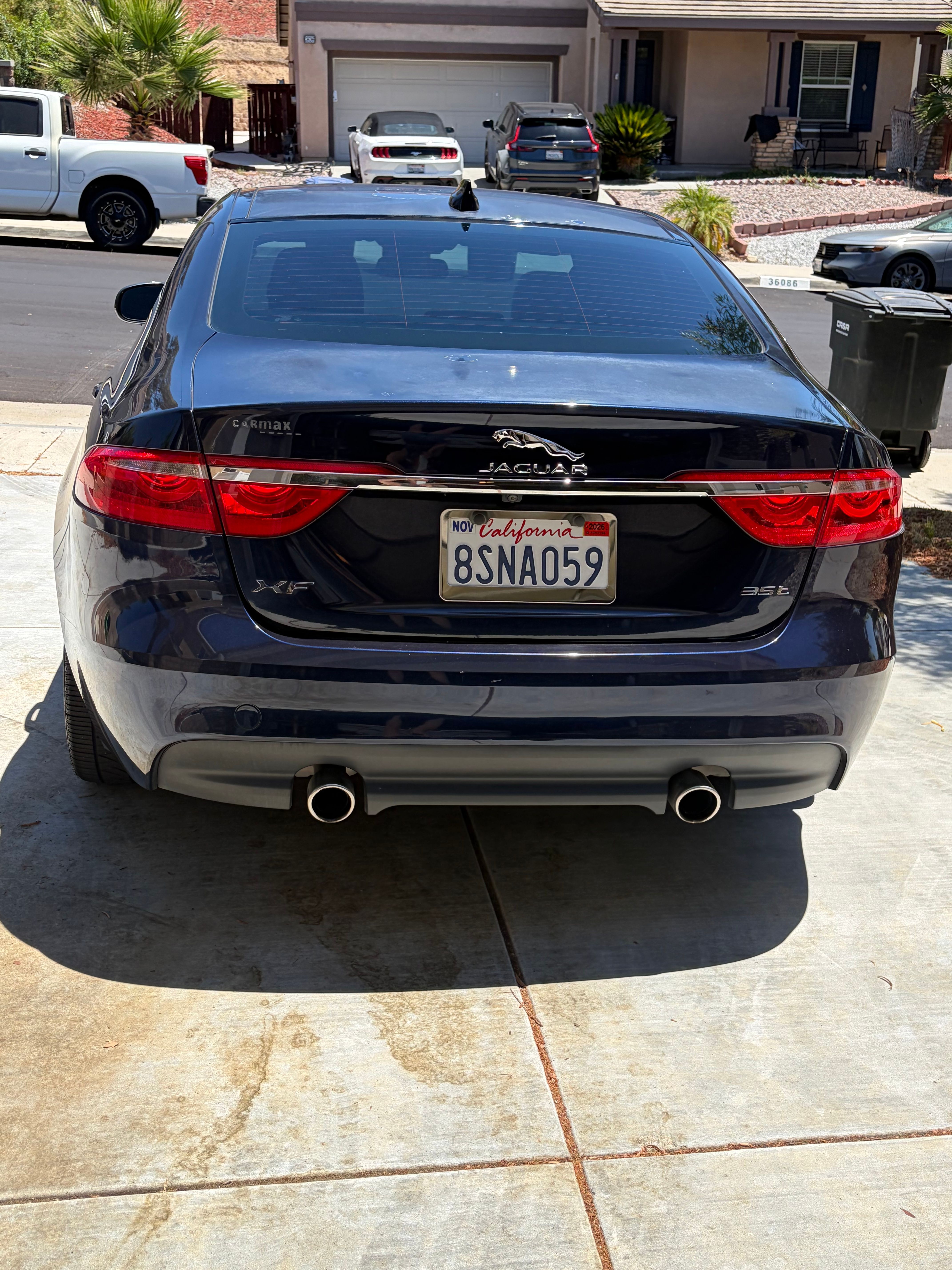 Used 2017 Jaguar XF Premium RWD image 5