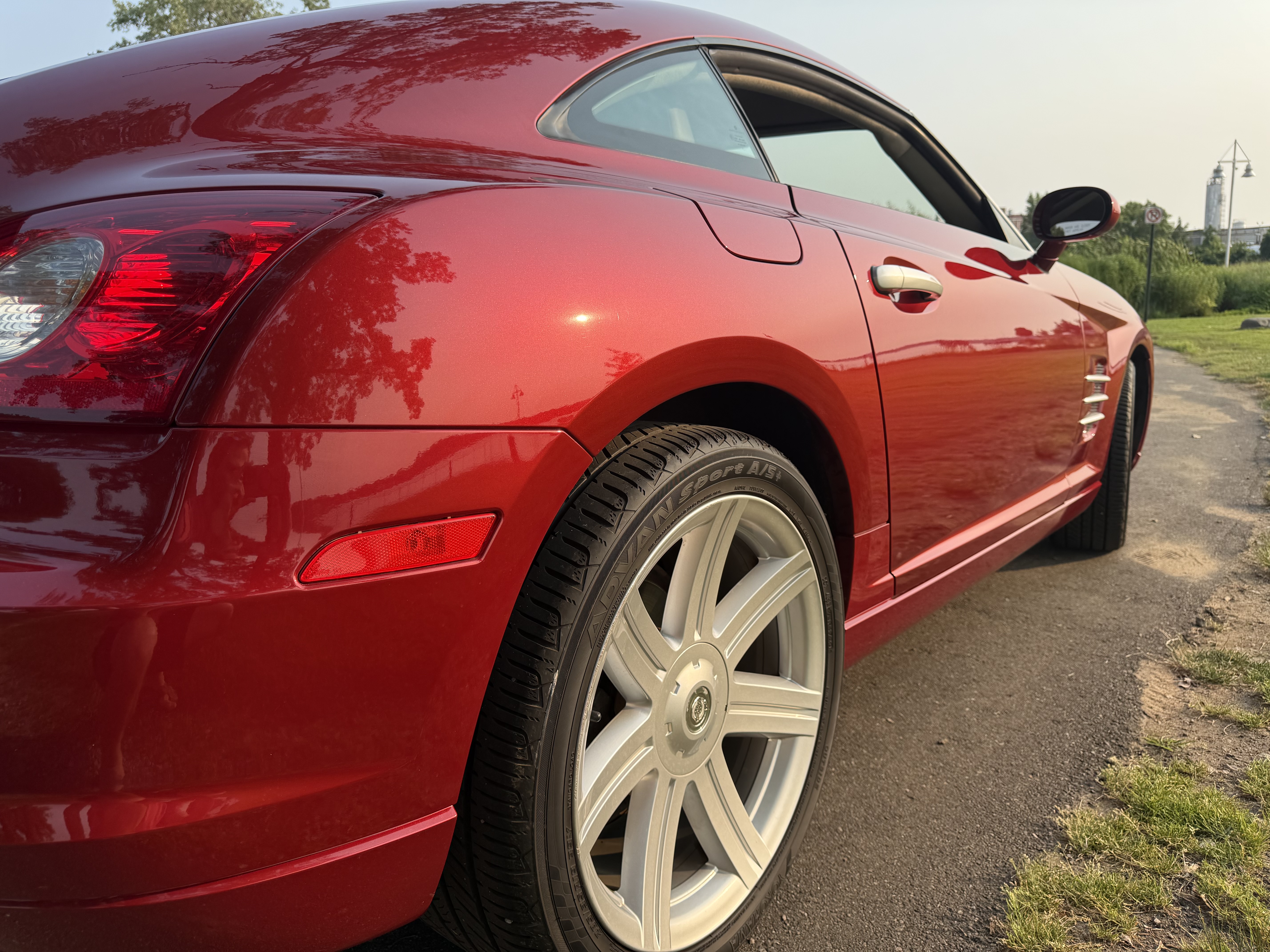 Used 2005 Chrysler Crossfire Limited RWD image 9