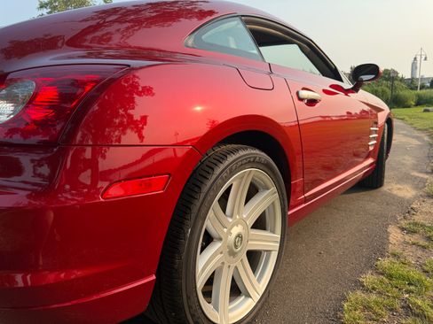 Used 2005 Chrysler Crossfire Limited RWD image 9