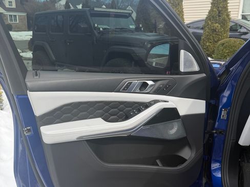 Used 2020 BMW X5 M Competition w/ Executive Package image 25