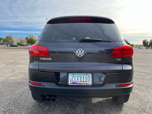 Used 2016 Volkswagen Tiguan S image 6
