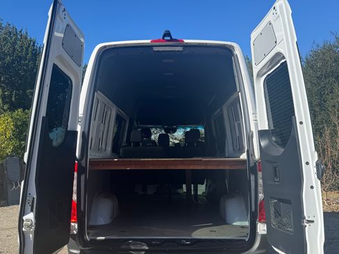 Used 2020 Mercedes-Benz Sprinter 2500 image 5