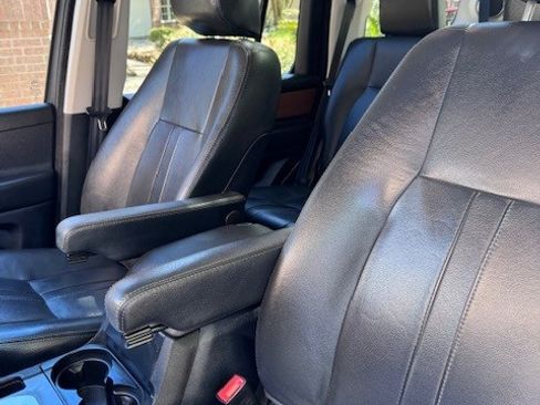 Used 2016 Land Rover LR4 HSE Silver Edition image 12