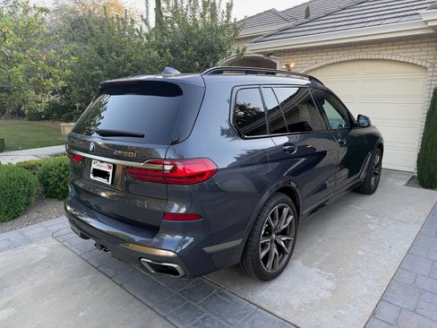 Used 2020 BMW X7 M50i w/ Dynamic Handling Package AWD/4WD image 2