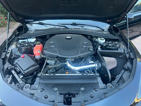 Used 2019 Chevrolet Camaro LT w/ RS Package image 10