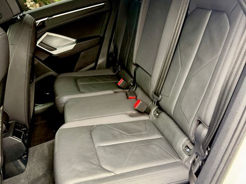 Used 2020 Audi Q3 2.0T Premium w/ Convenience Package image 8