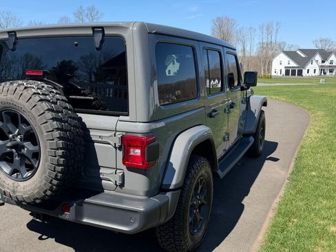 Used 2019 Jeep Wrangler Unlimited Sahara w/ Quick Order Package 24M Moab image 6