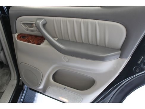 Used 2006 Toyota Sequoia Limited image 19
