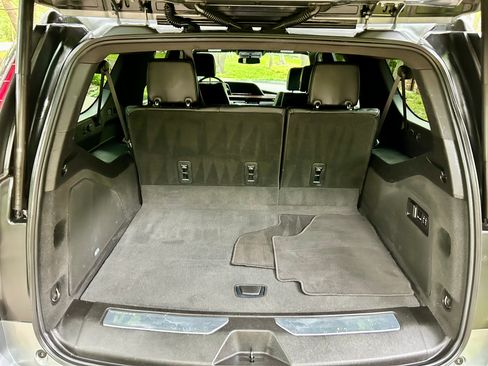 Used 2023 Cadillac Escalade ESV Luxury RWD image 28