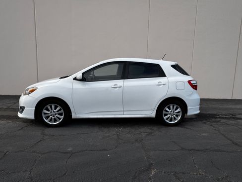 Used 2010 Toyota Matrix FWD image 4