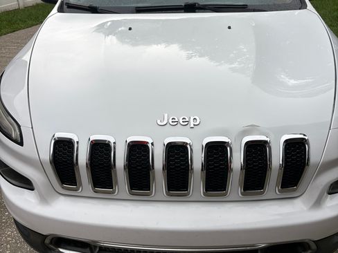 Used 2016 Jeep Cherokee Limited FWD image 2