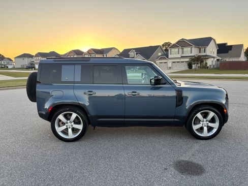 Used 2020 Land Rover Defender 110 HSE image 6