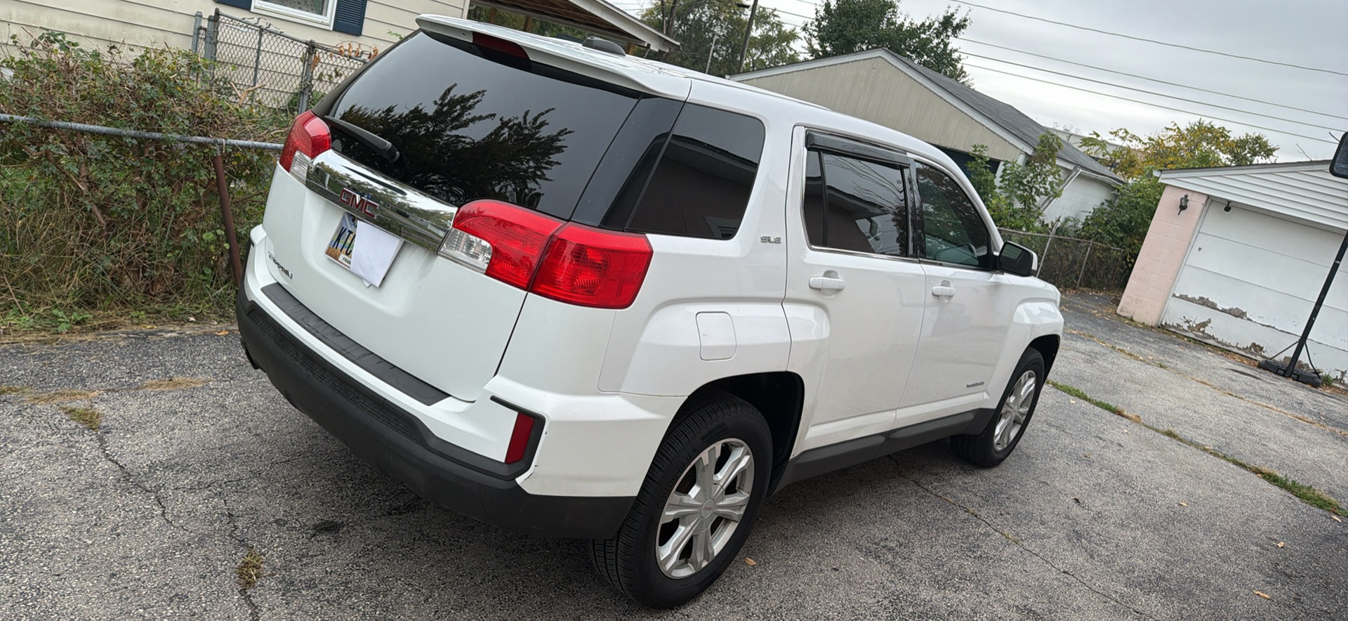 Used 2017 GMC Terrain SLE FWD image 4