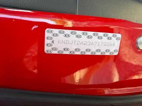 Used 2010 Kia Soul + FWD image 21