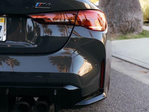 Used 2025 BMW M4 xDrive Competition w/ Executive Package image 11