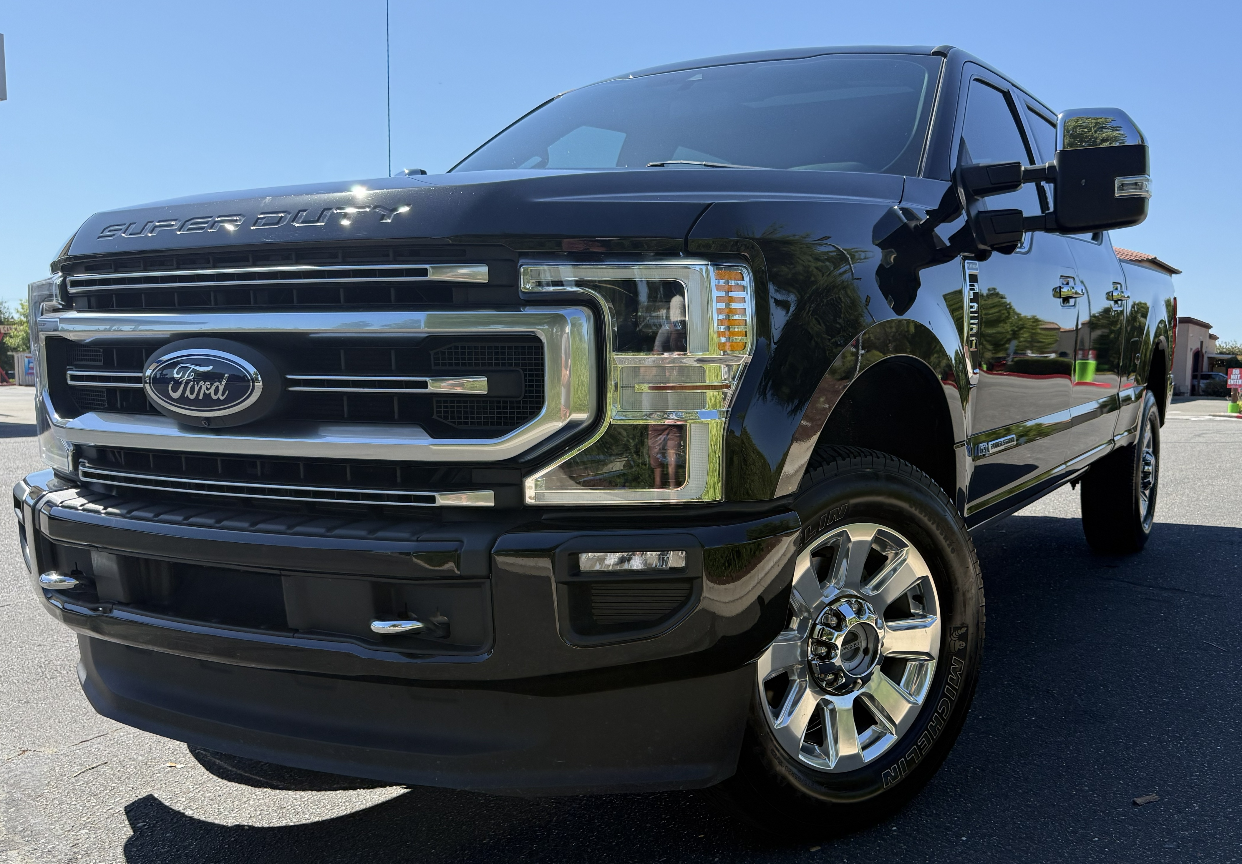 Used 2020 Ford F250 Platinum w/ FX4 Off-Road Package AWD/4WD image 1