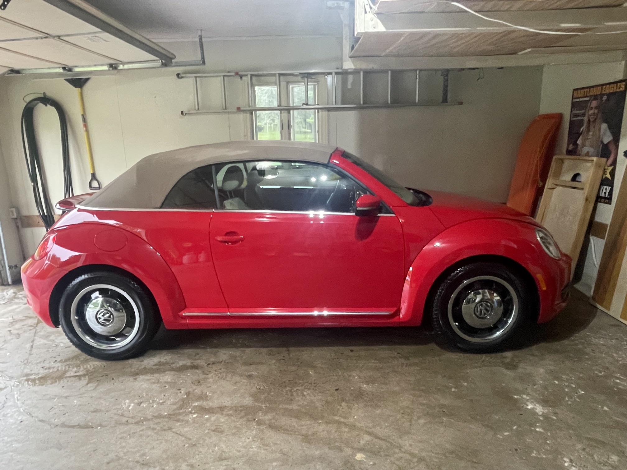 Used 2013 Volkswagen Beetle 2.5 FWD image 1