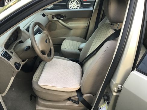 Used 2007 Ford Focus SES FWD image 11