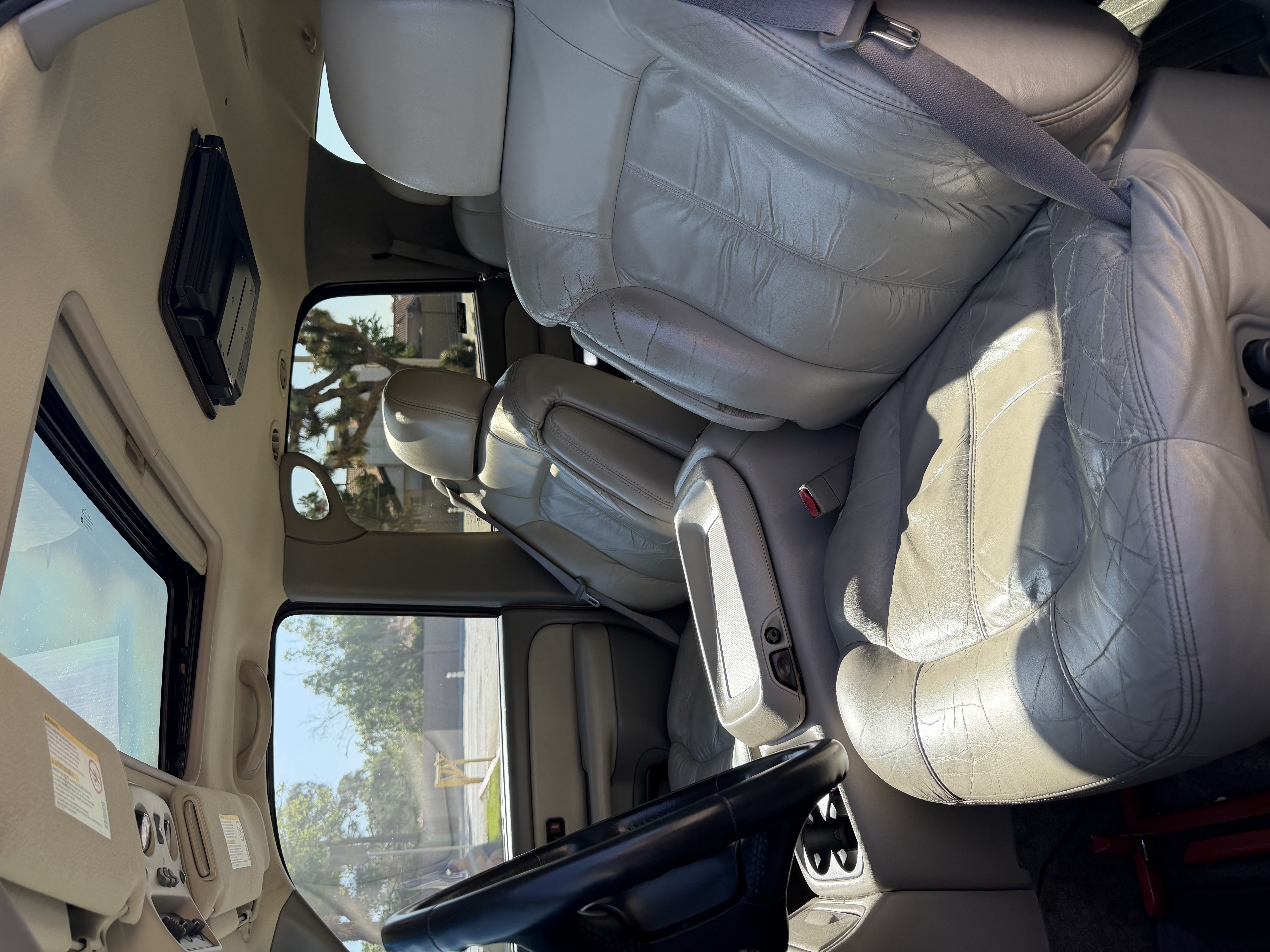 Used 2002 Chevrolet Tahoe LT RWD image 13