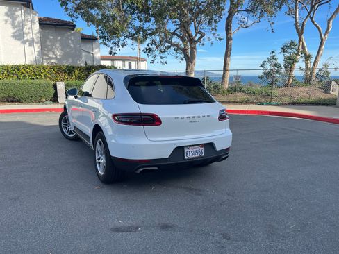 Used 2018 Porsche Macan Sport Edition image 9
