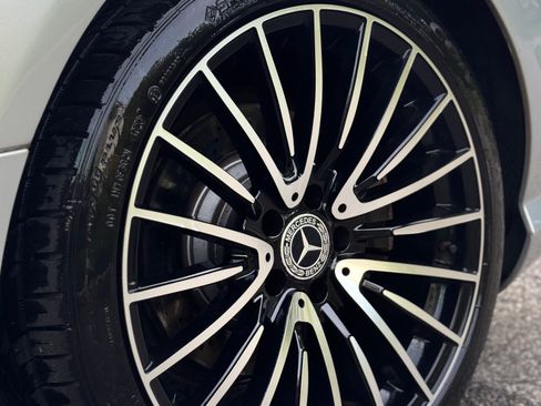 Used 2013 Mercedes-Benz SL 550 image 16