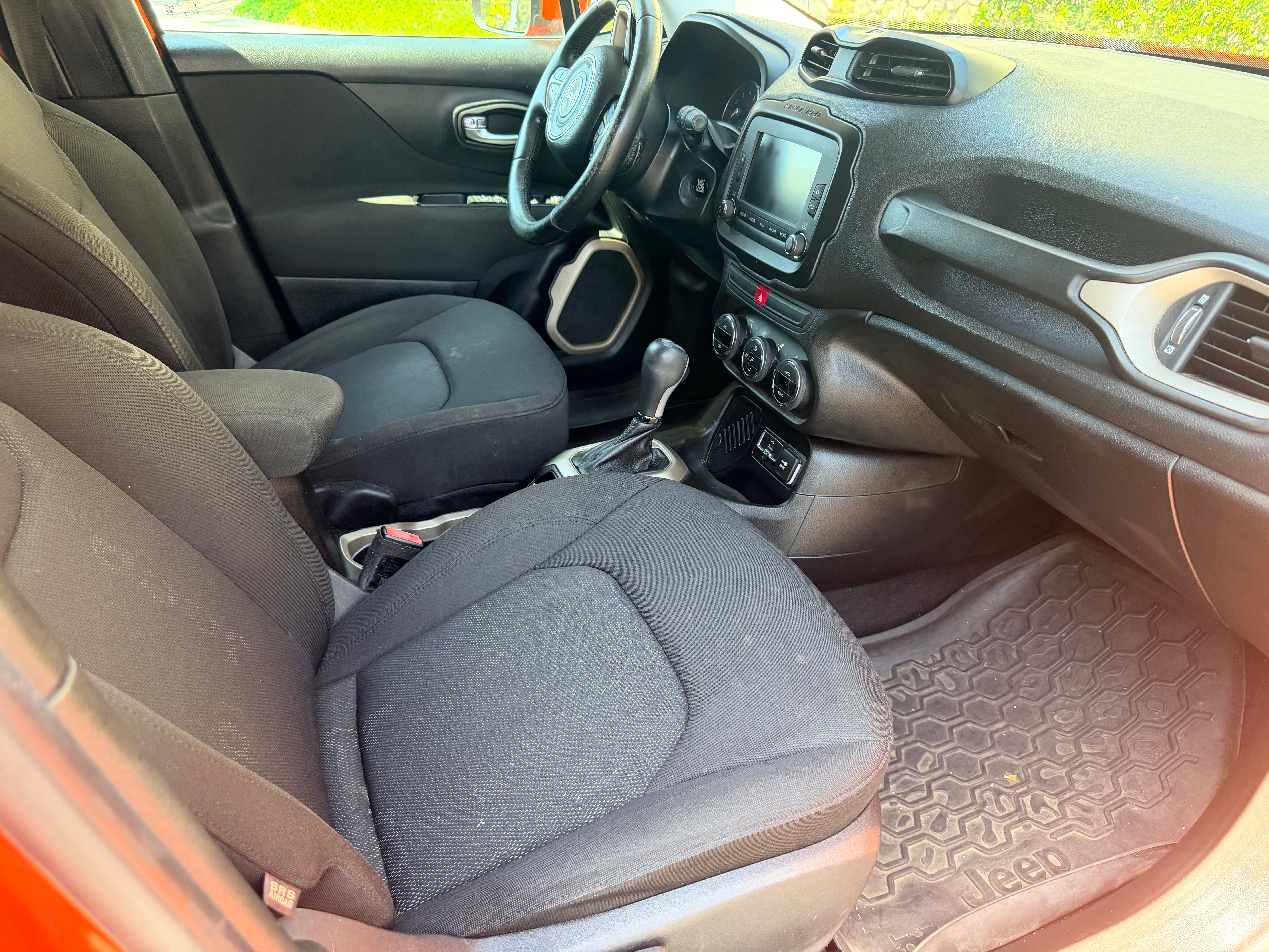 Used 2015 Jeep Renegade Latitude w/ Popular Equipment Group FWD image 10