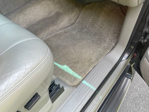 Used 2002 Cadillac Escalade AWD image 6