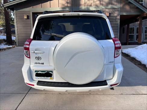 Used 2012 Toyota RAV4 Limited w/ Navigation Value Pkg image 6