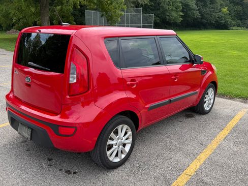 Used 2013 Kia Soul + FWD image 4