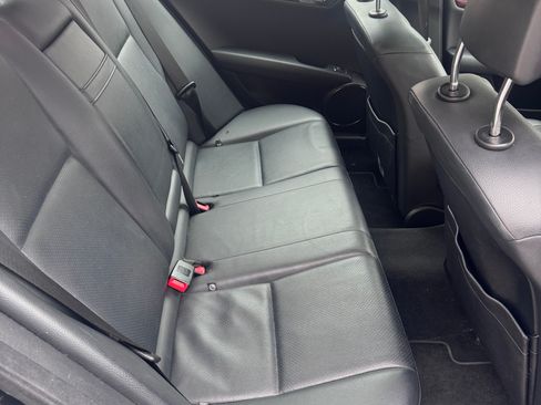 Used 2011 Mercedes-Benz C 300 Sedan image 9