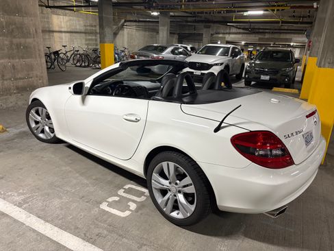 Used 2009 Mercedes-Benz SLK 350 image 8