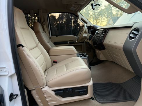 Used 2008 Ford F250 Lariat image 26