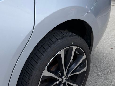 Used 2017 Toyota Corolla SE w/ SE Premium Package FWD image 19
