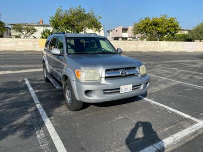 Used 2005 Toyota Sequoia SR5 w/ Convenience Pkg