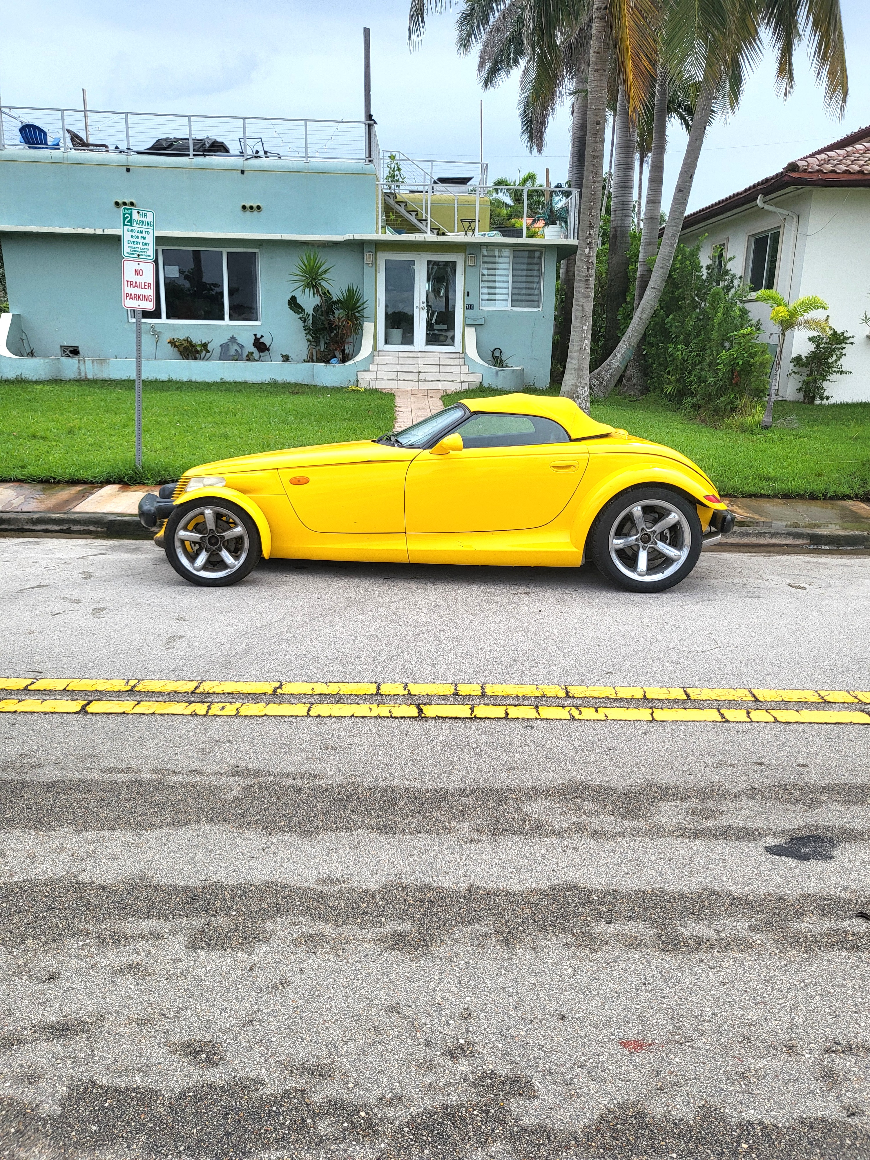 Used 2000 Plymouth Prowler RWD image 1
