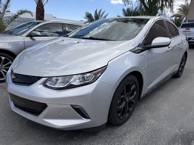 Used 2017 Chevrolet Volt Premier w/ Driver Confidence II Package FWD image 2