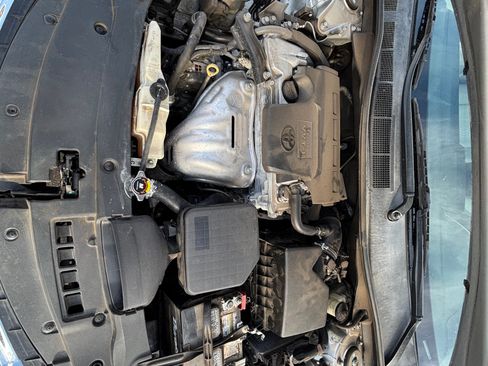 Used 2015 Toyota Camry LE image 11