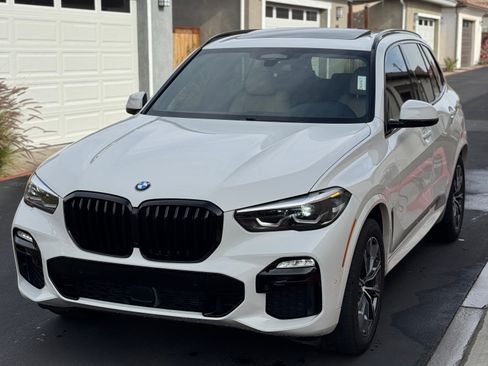 Used 2021 BMW X5 xDrive40i w/ M Sport Package image 1